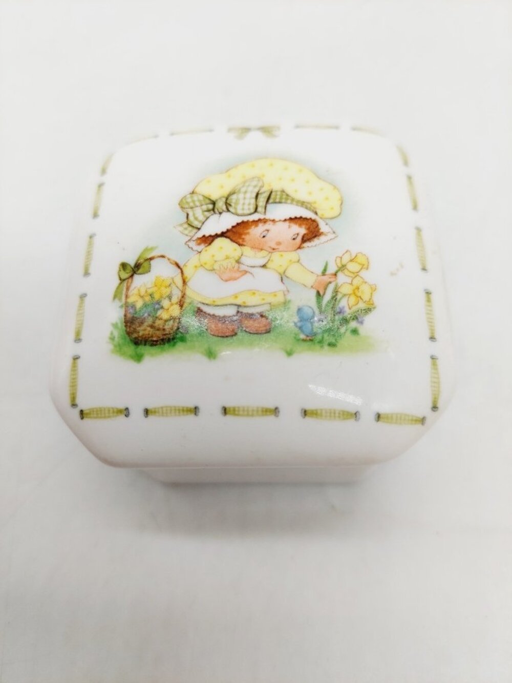 Holly Hobbie Picking Daffodils Heartline Porcelain Trinket Box Mini Square